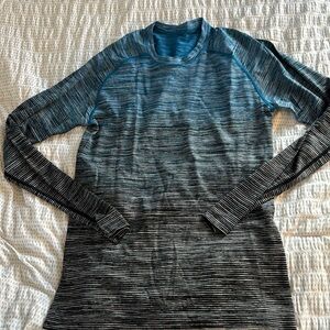 Lululemon men’s long sleeve Men’s size small